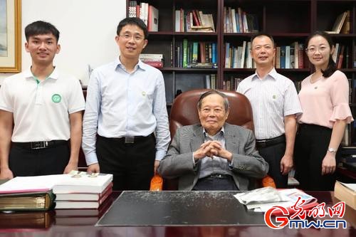 best365中国官方网站开设国内首个“杨振宁创新班” NEM1_20180523_C0222825606_A1595106